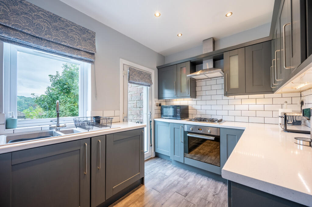 House in Glasgow, The Oval, Stamperland - View 4
