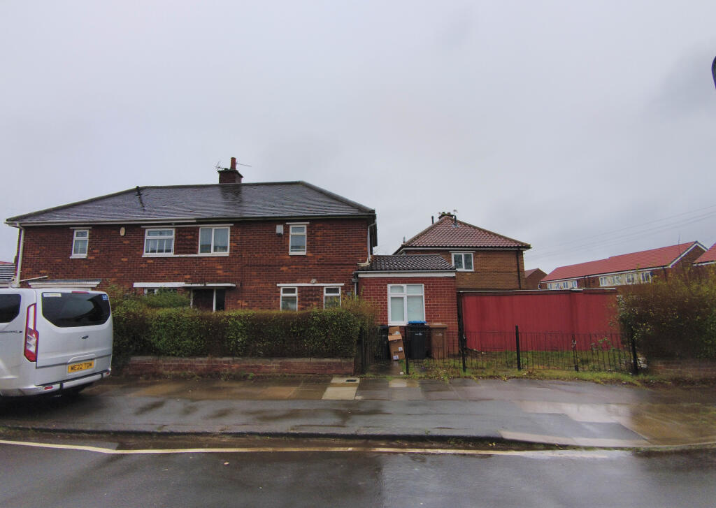 3-bed semi-detached on Amersham Road, Middlesbrough, TS3, £80,000