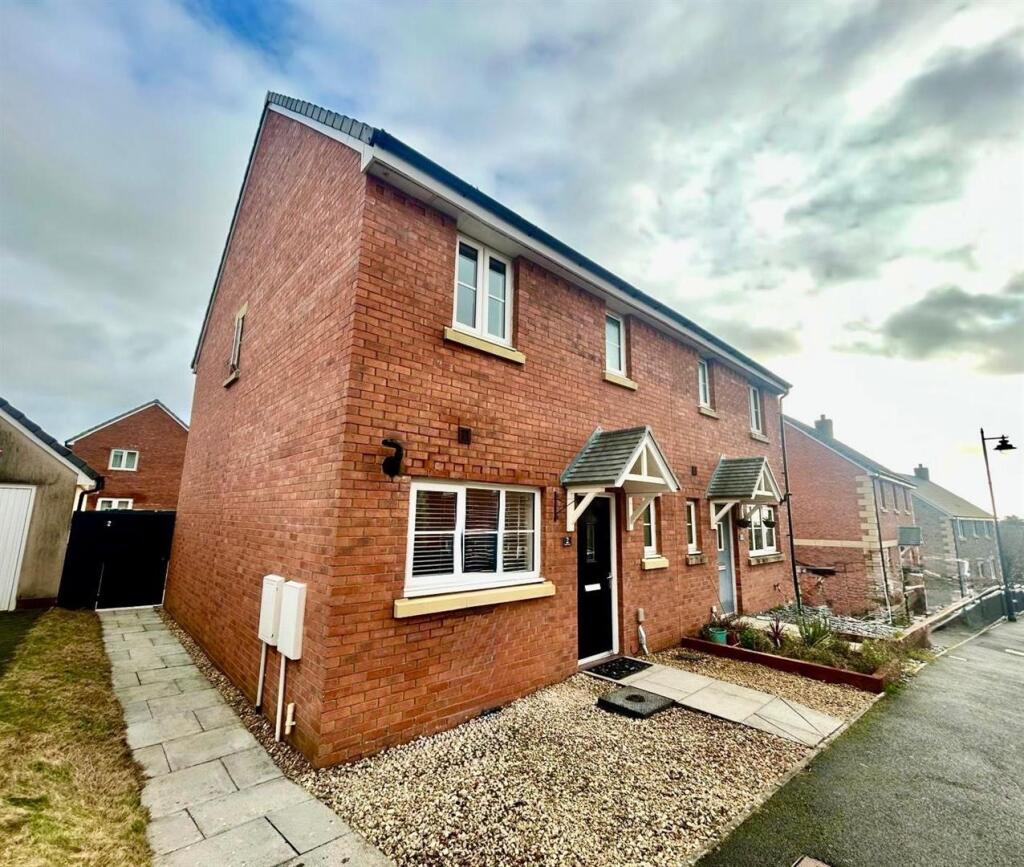 Main image of property: Rhodfa'r Celyn, Parc Derwen, Coity, Bridgend, CF35 6FL