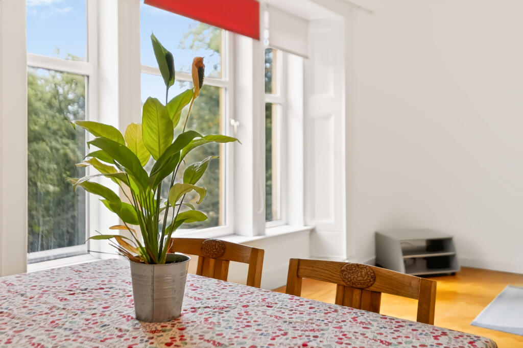 Apartment in Glasgow, Dowanhill - View 5