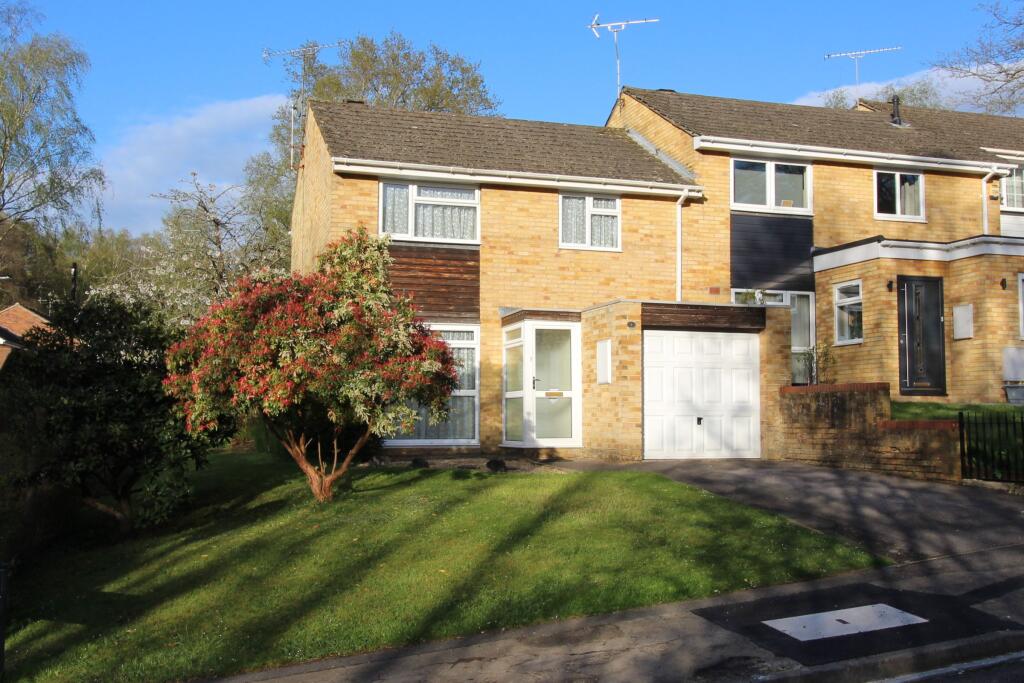 Main image of property: Hawfinch Close, Southampton