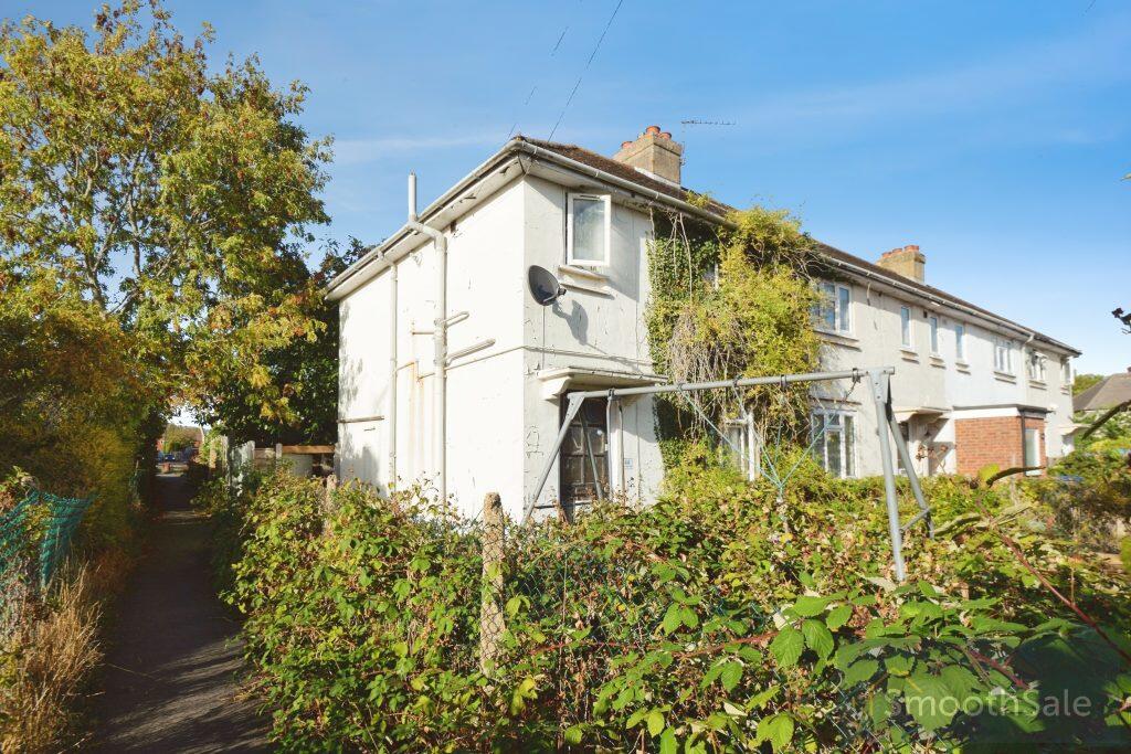 House in Slough - View 2