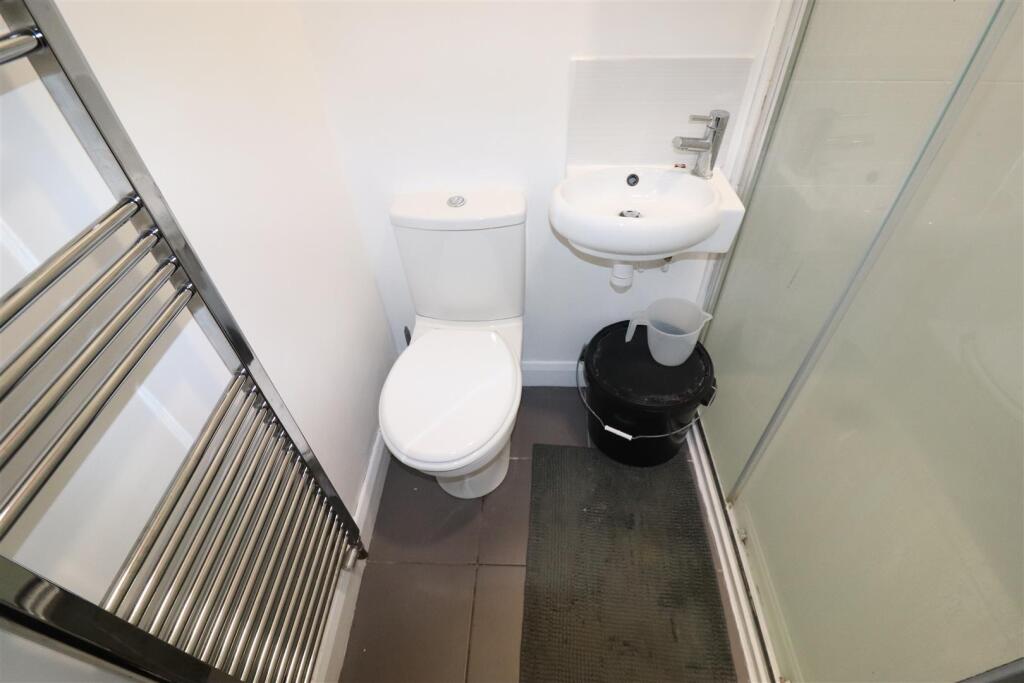 1 bedroom house share for rent