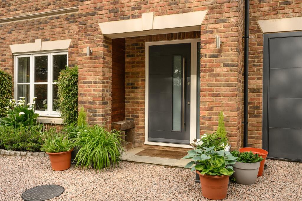 Drakes Close, Esher, KT10 – pohled 2
