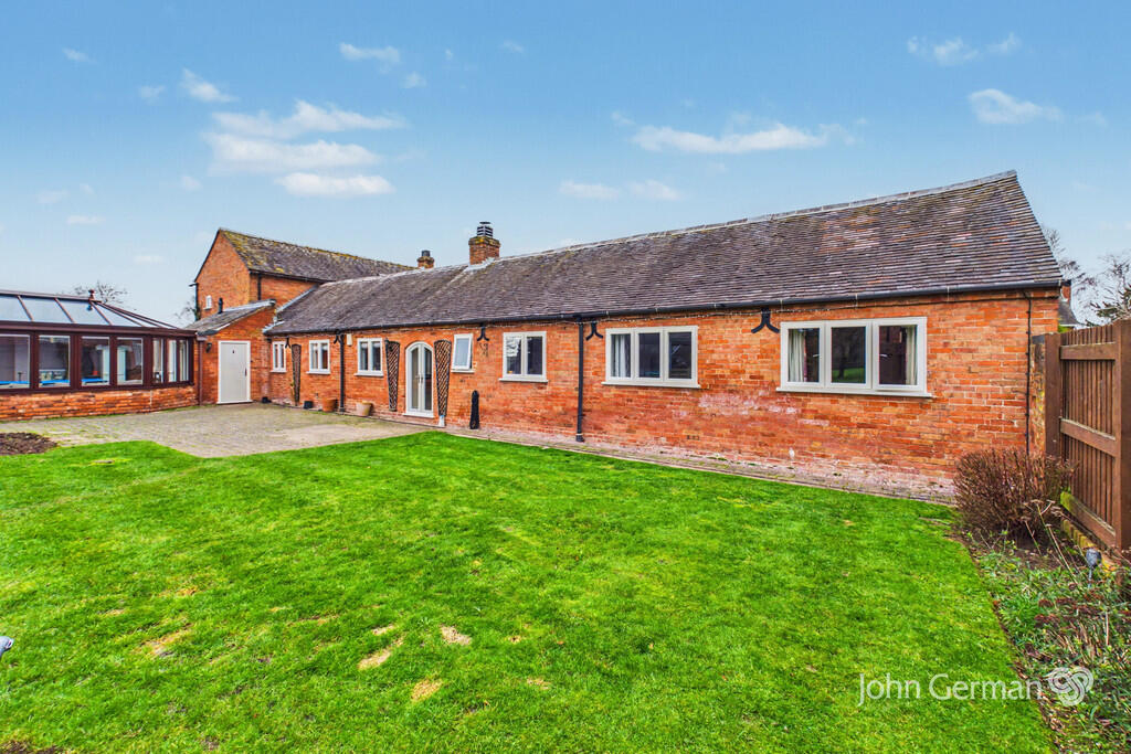 3-bed house on Swarbourn Mews, Yoxall, £590,000