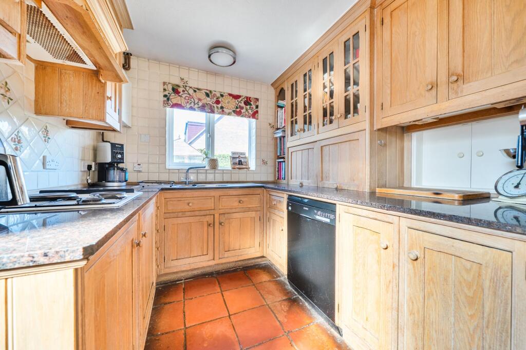 House in Hart, Hillside, Odiham - View 3