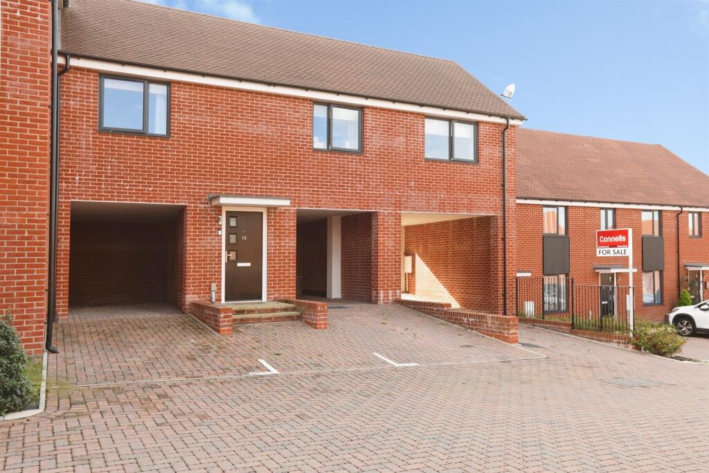 2-bed house on Thistly Field, East Grinstead, £325,000
