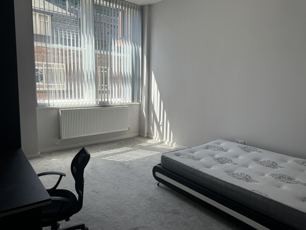 Apartment in Liverpool - More