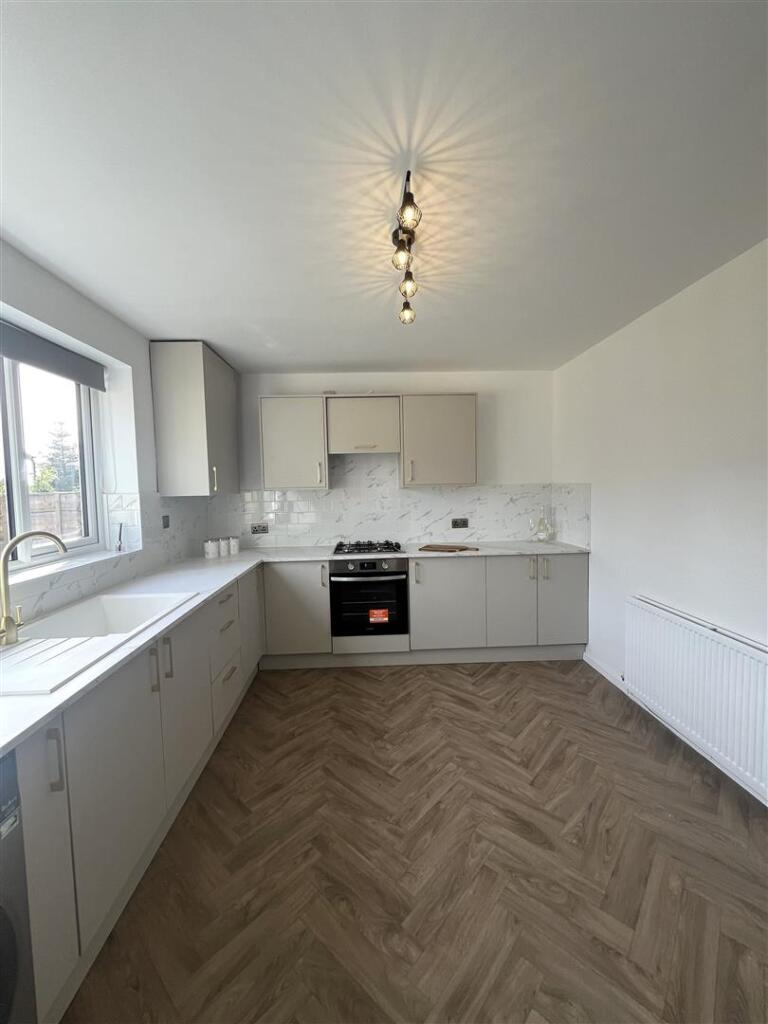 House in Tameside, Godley - More
