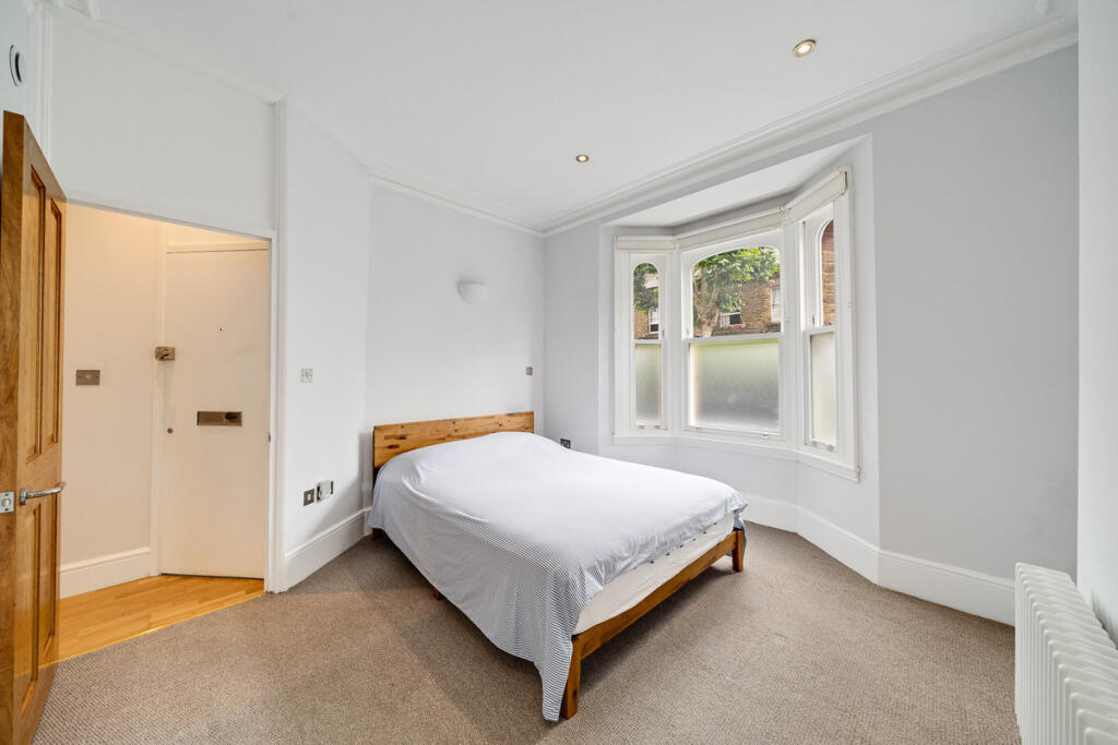 Apartment in London - More