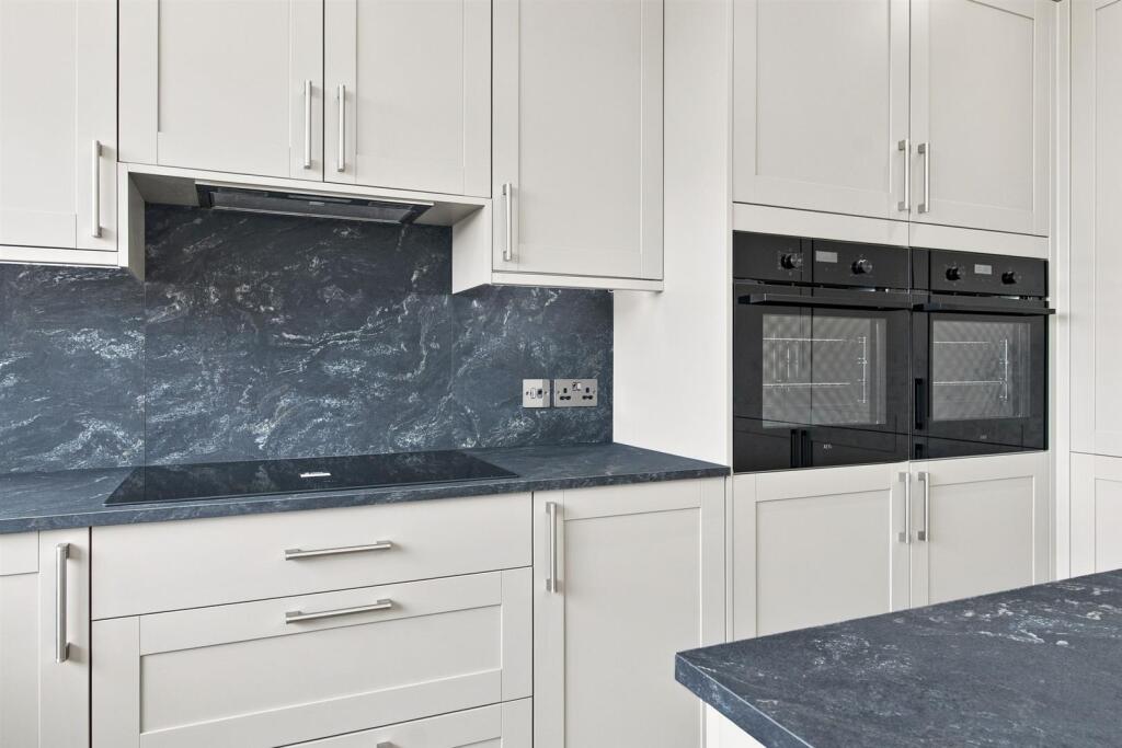 House in Potters Bar - View 4