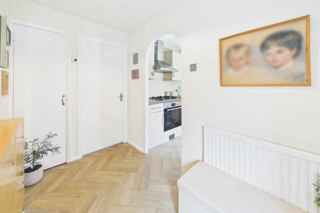 Apartment in Dacorum, The Image - View 2