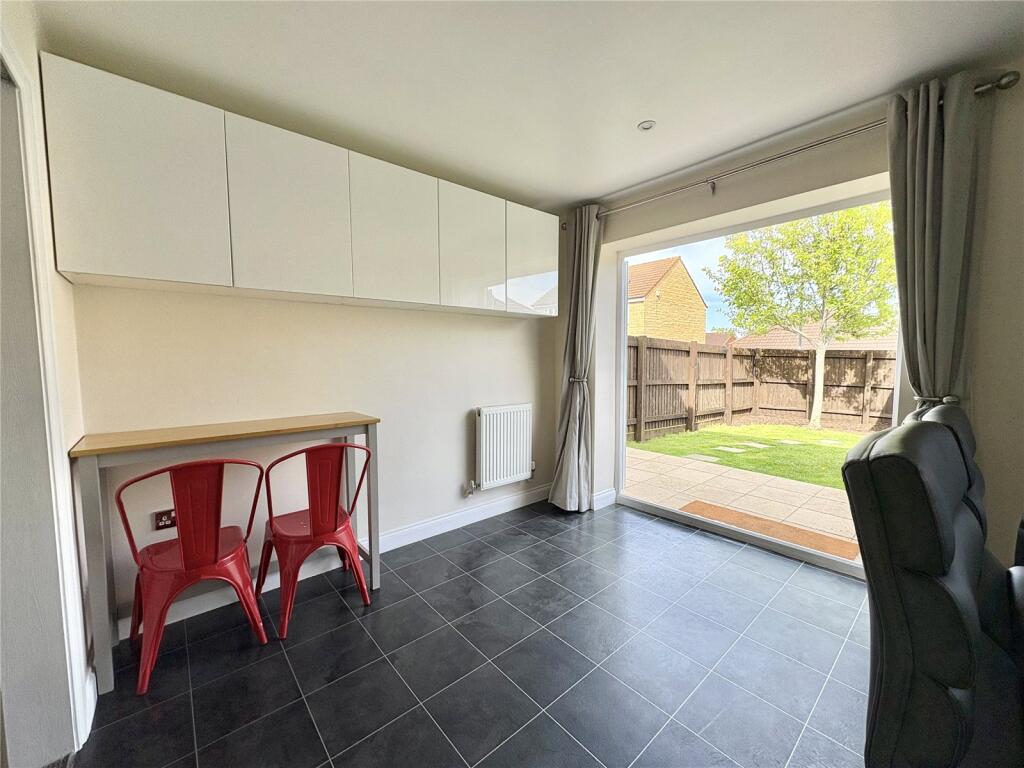 Collingham Close, Templecombe, Somerset, BA8 photo 4