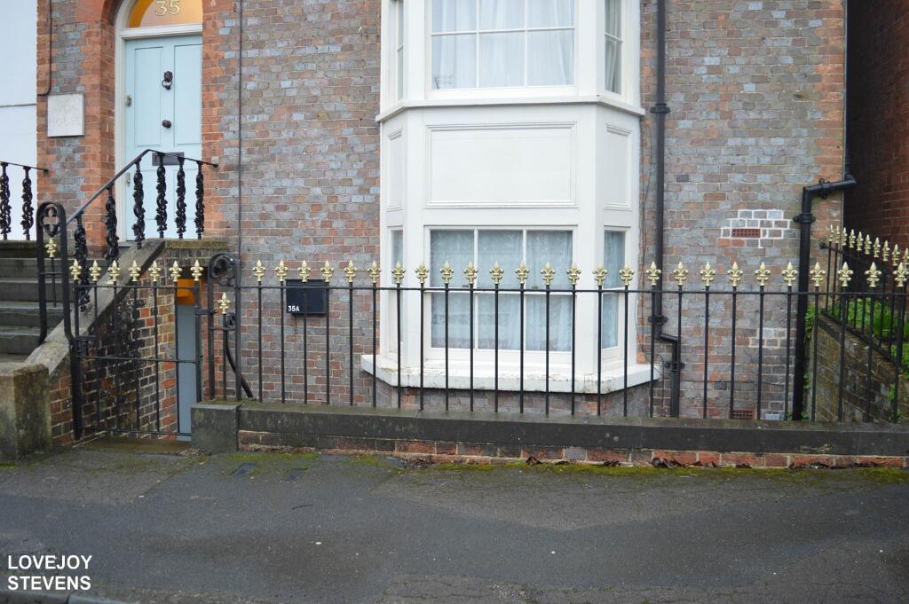 Main image of property: 35a Church Street, Hungerford, RG17