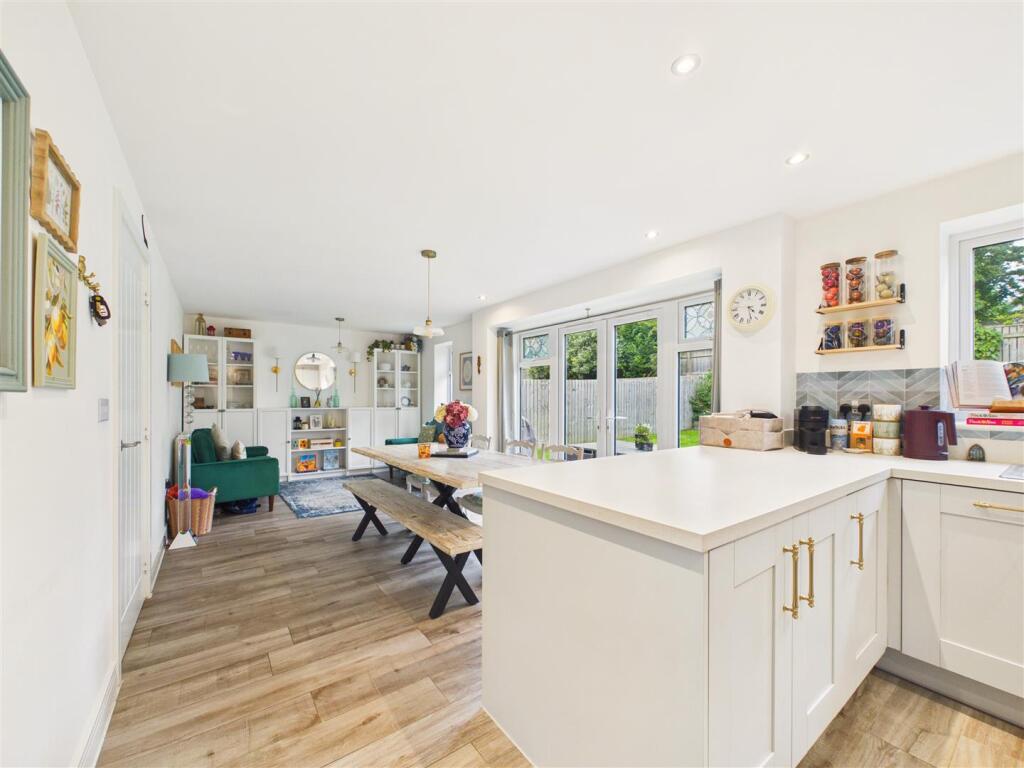 House in Hull - View 5