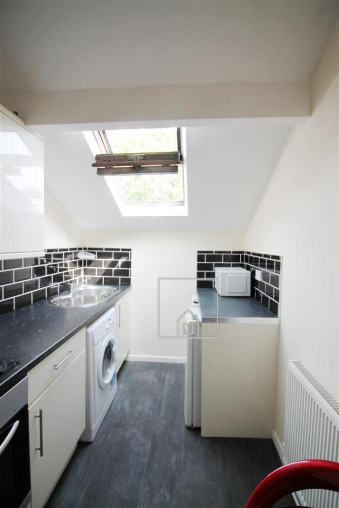 Apartment in Leeds - View 3