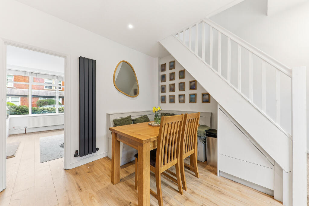 House in Harrogate, Oatlands Mount - View 3