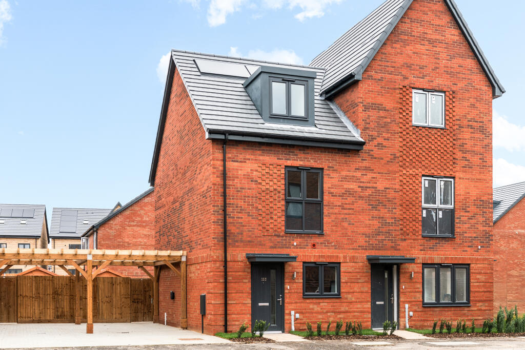 Main image of property: Waterslade Way, LU5