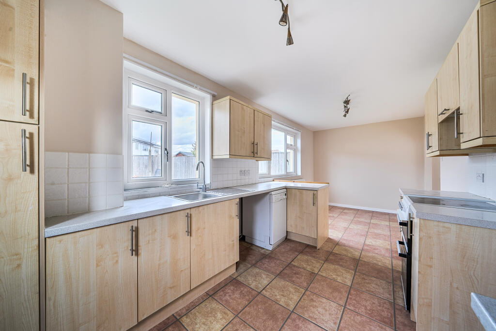 House in Swindon, Rodbourne Cheney - More