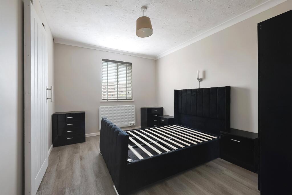 House in Mole Valley, Strood Green, Brockham - View 4
