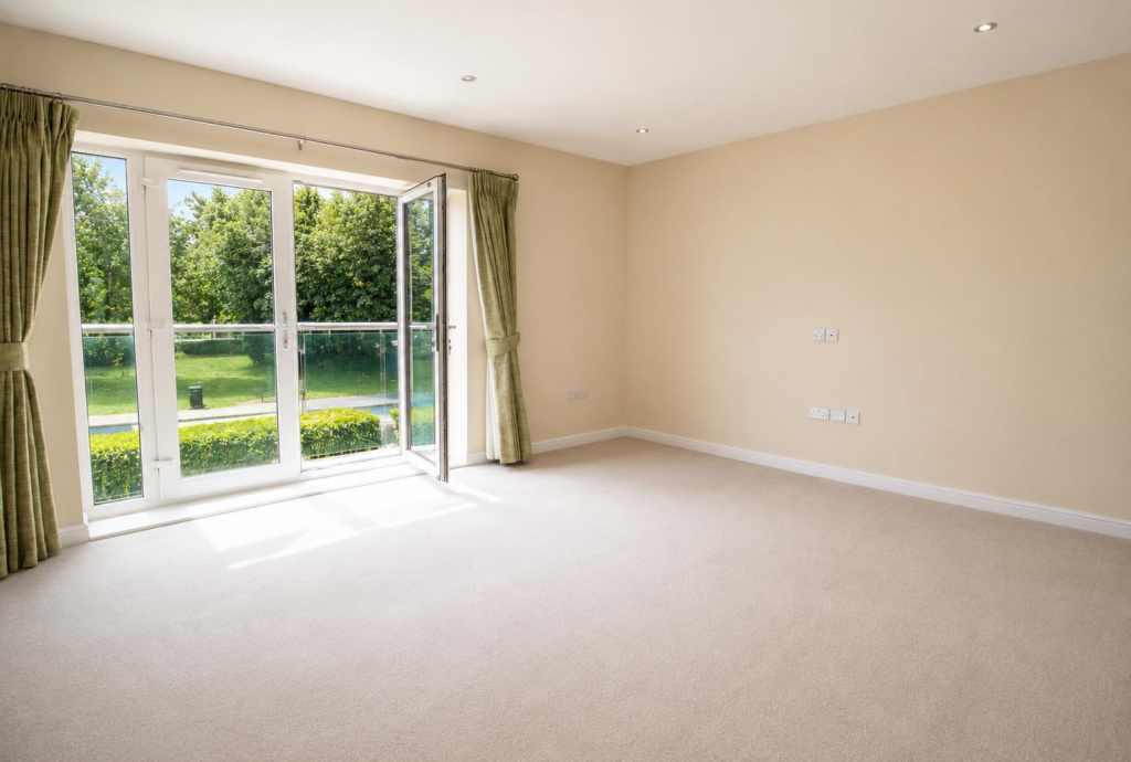 Apartment in Dacorum, Hertfordshire - View 4