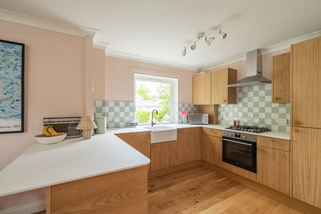 3/2 West Cherrybank, Stanley Road, Edinburgh, EH6 4SW - View 6
