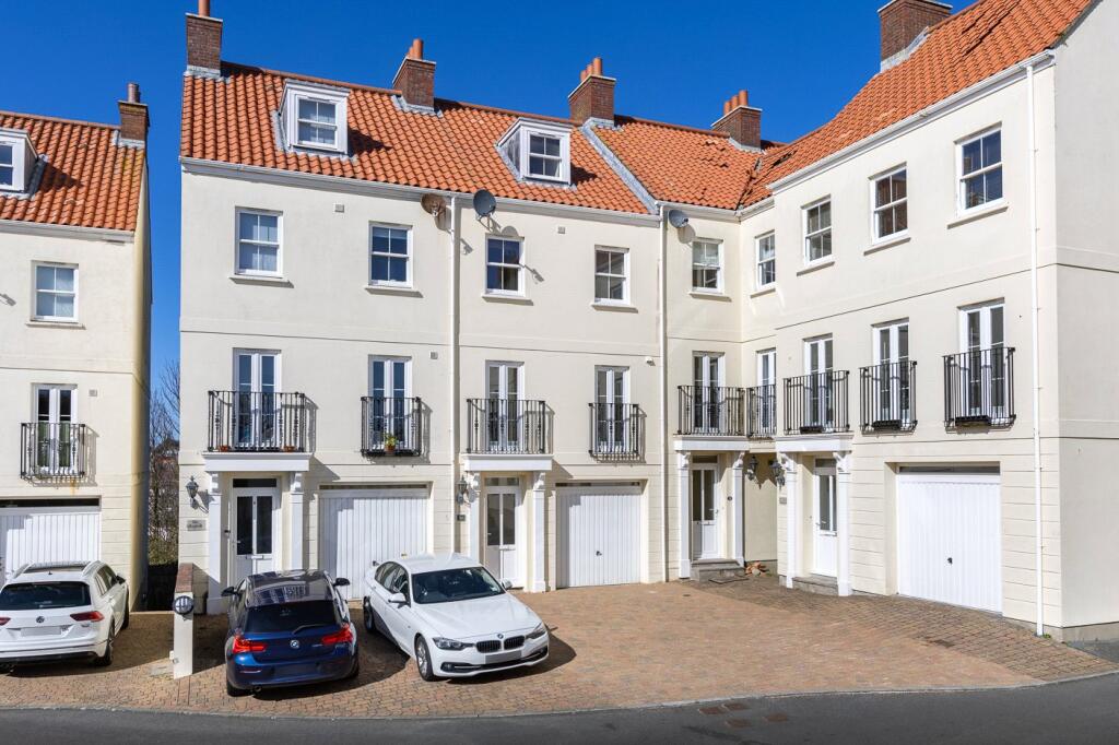 Main image of property: 14 Domaine de Beauport, Hauteville, St Peter Port, GY1