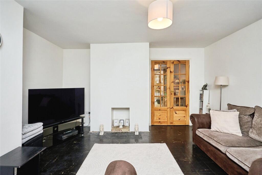 Nodes Road, Cowes, Isle of Wight, PO31 - View 6