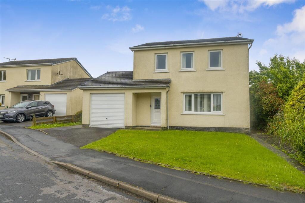 3-bed detached on Harrot Hill, Cockermouth, CA13, £240,000