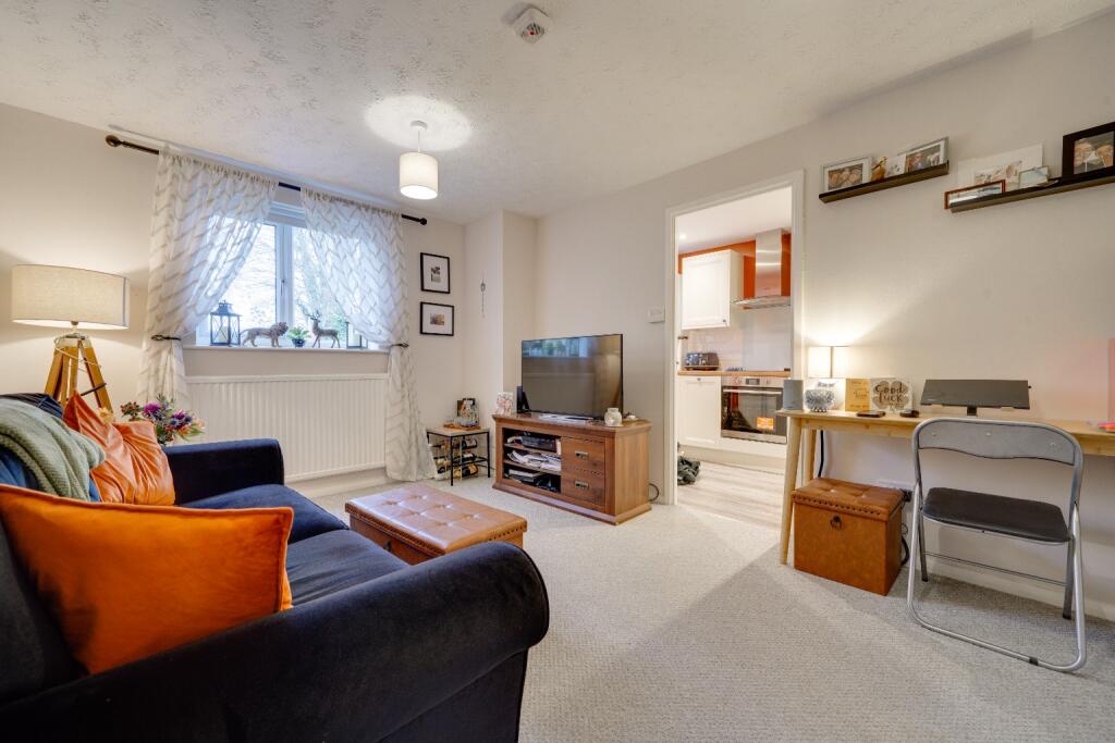 King James Way, Royston photo 4