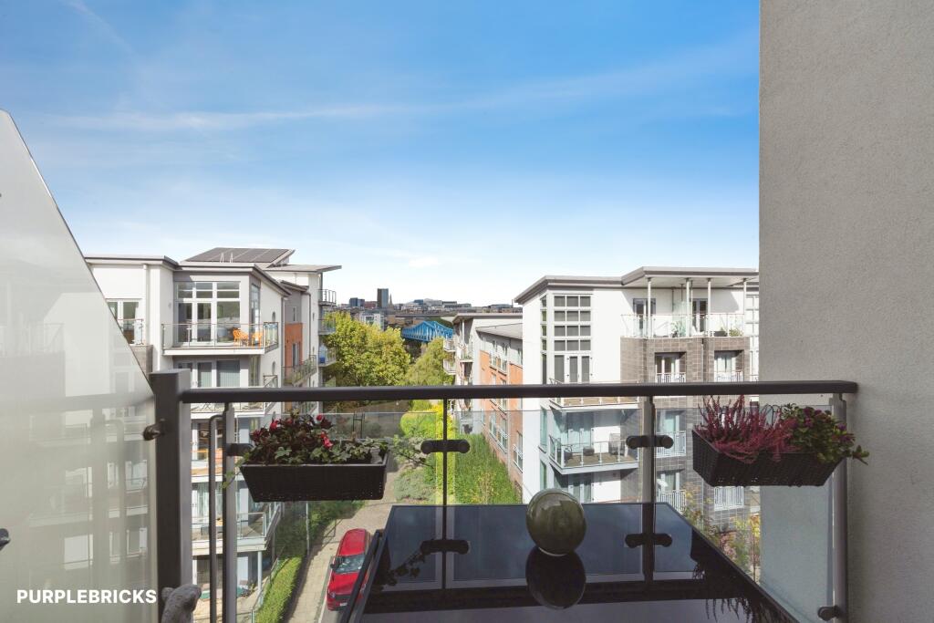 Apartment in Gateshead, North East - View 4