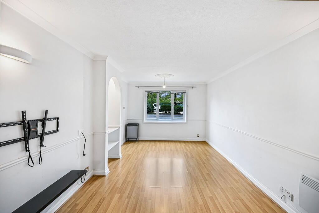 Apartment in Enfield - View 4