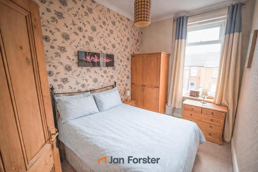Apartment in North Tyneside, North East - View 4