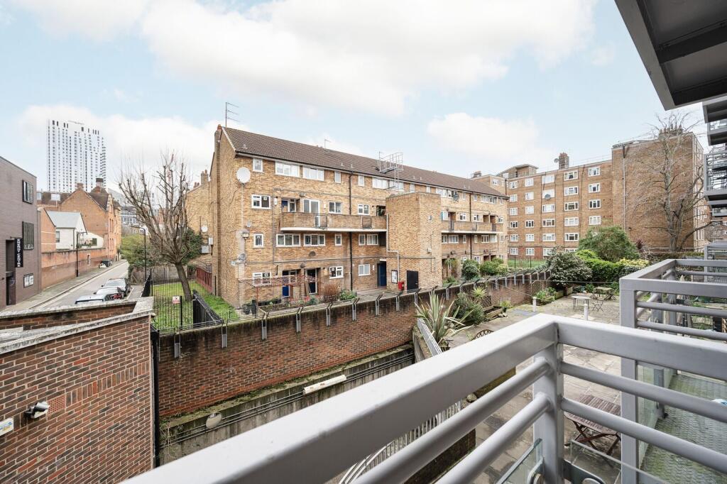 Apartment in London - View 5