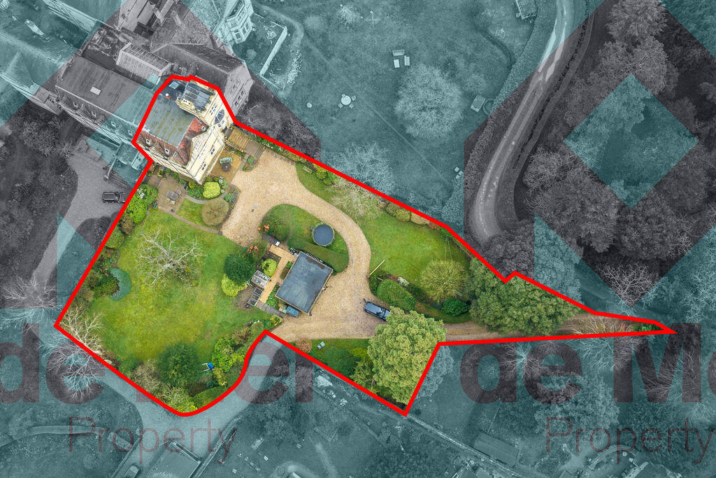 House in Gloucester - View 3