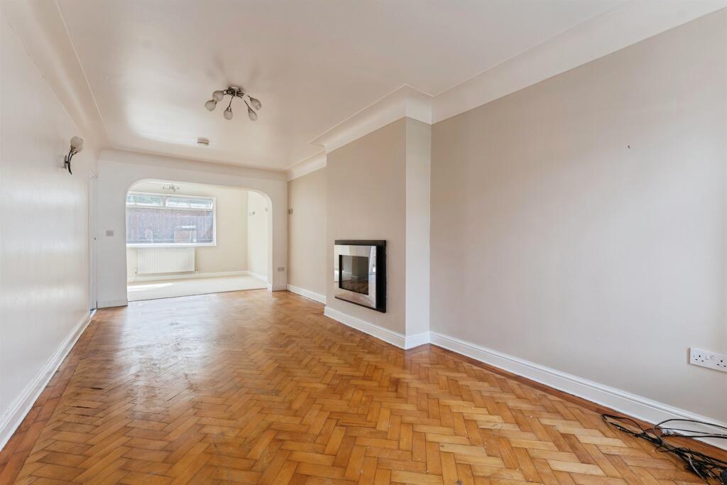 Linden Drive, Prenton - View 4