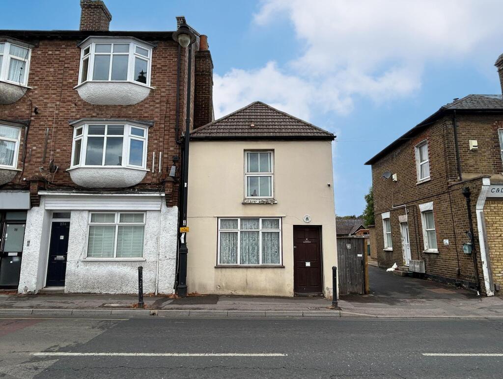 Main image of property: 29 West Street, Carshalton, Surrey, SM5