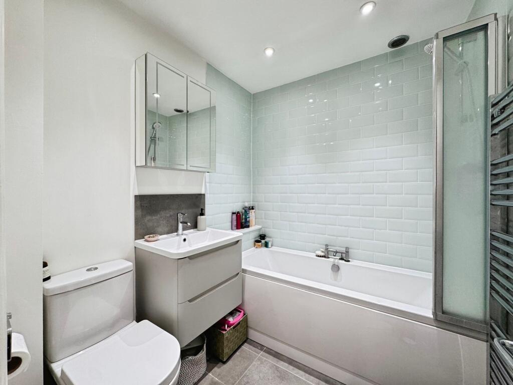 Apartment in London - View 4
