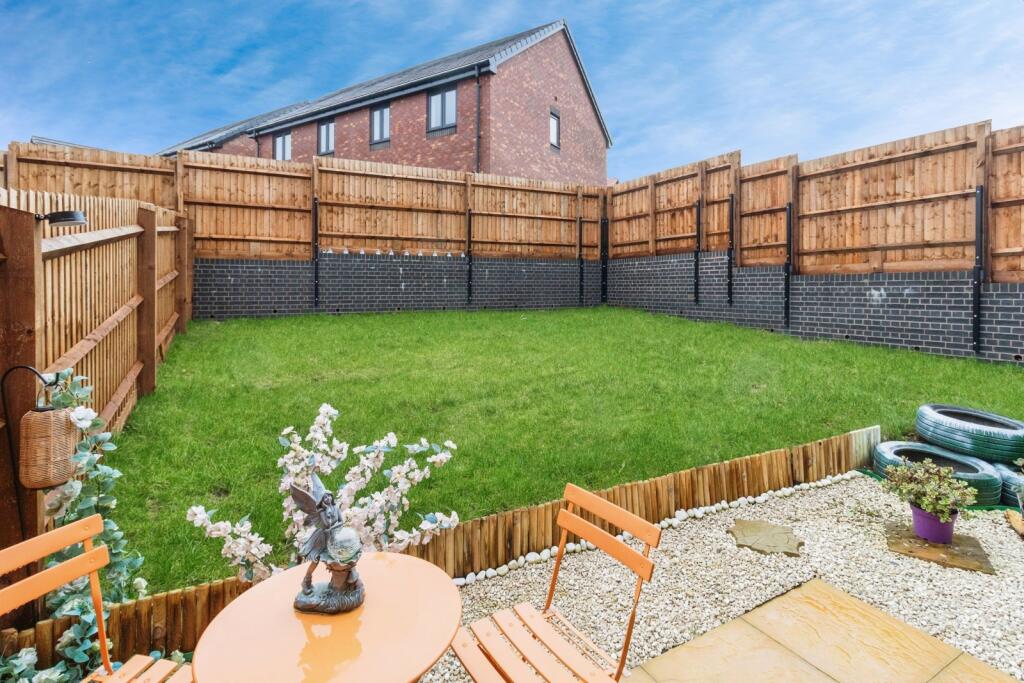 Stokesay Lane, Stafford, Staffordshire, ST16 photo 2