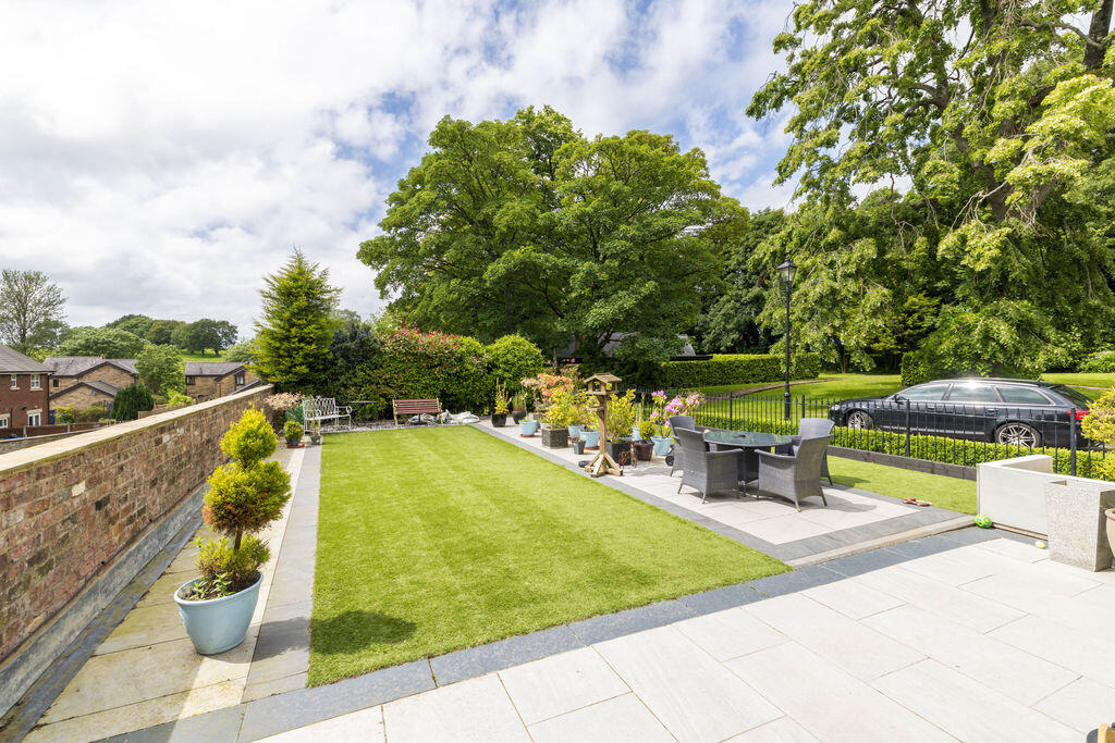 House in Chorley, Whittle Springs, Whittle le Woods - View 3
