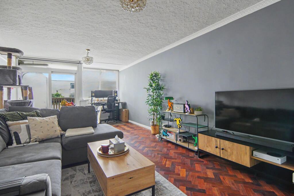 Kenilworth Court, Coventry, CV3 photo 2