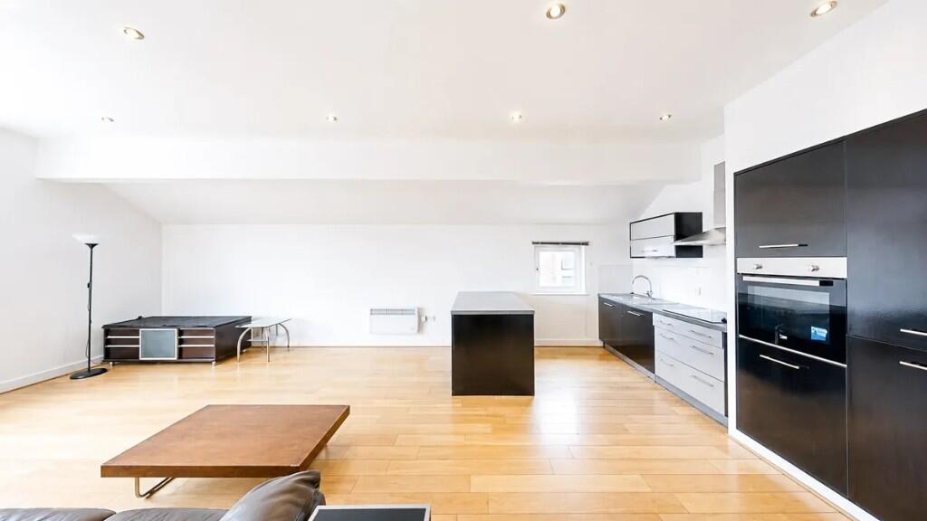 Apartment in Manchester - View 4