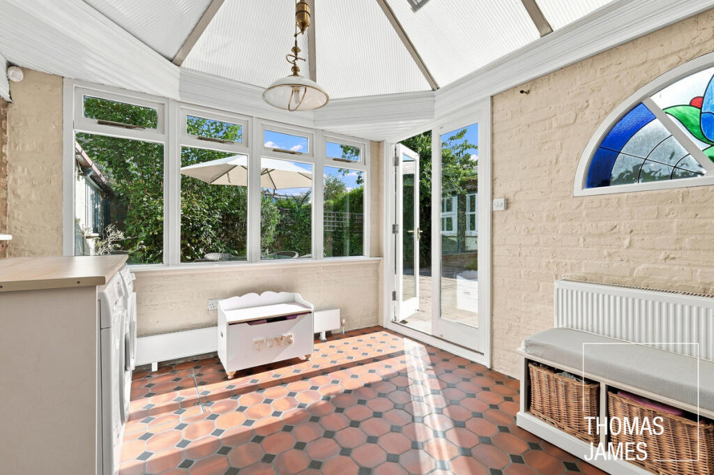 House in London - View 5