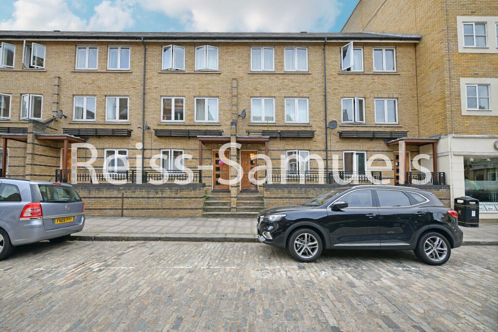 5 bedroom terraced house for rent