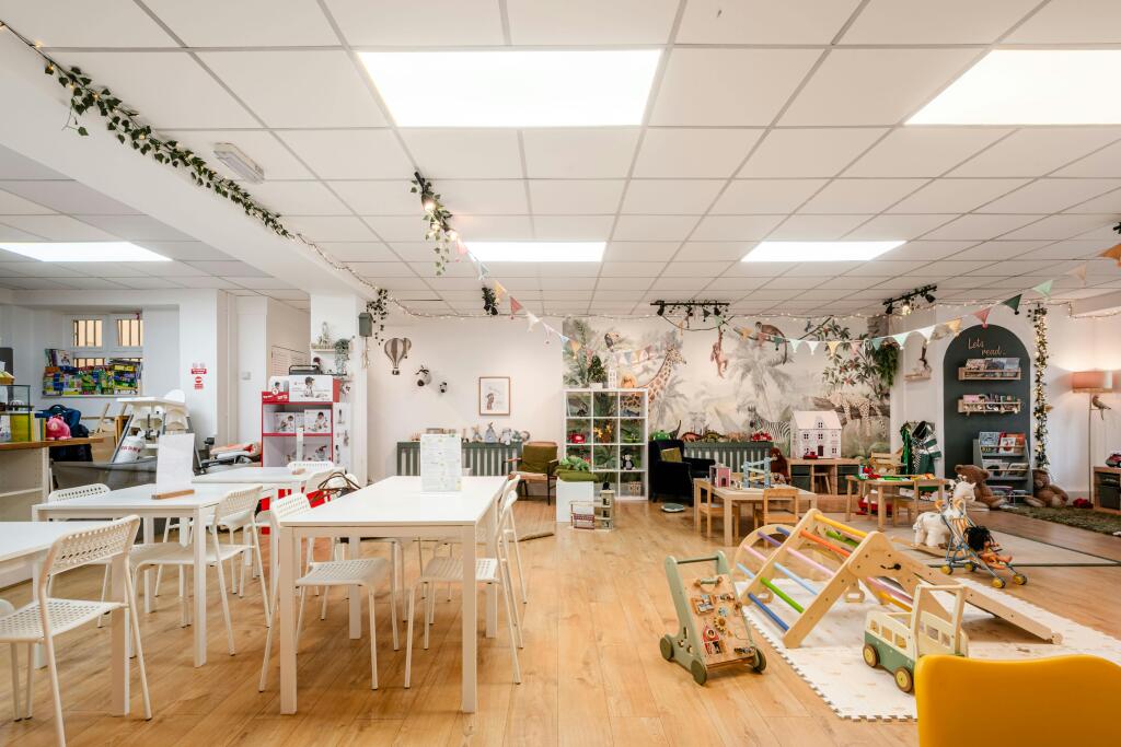 Oakwood Hse GF - Low Res 9.jpg