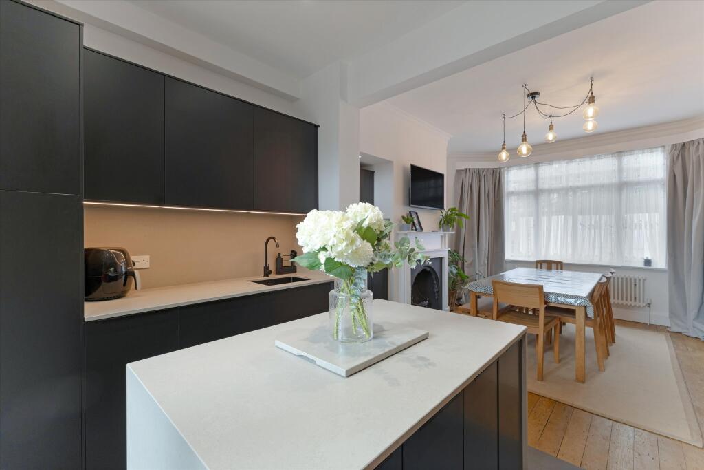 House in London, Springfield Place, Springfield Village - View 4