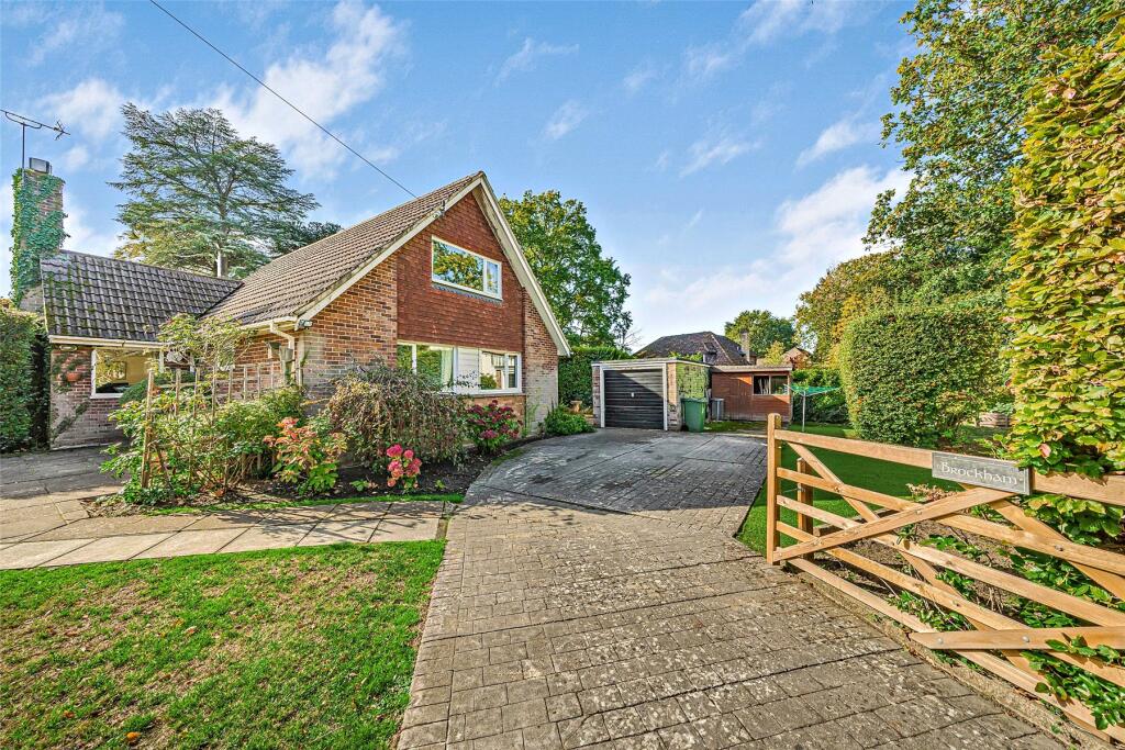 4-bed detached on St. Catherines, Woking, Surrey, GU22, £750,000