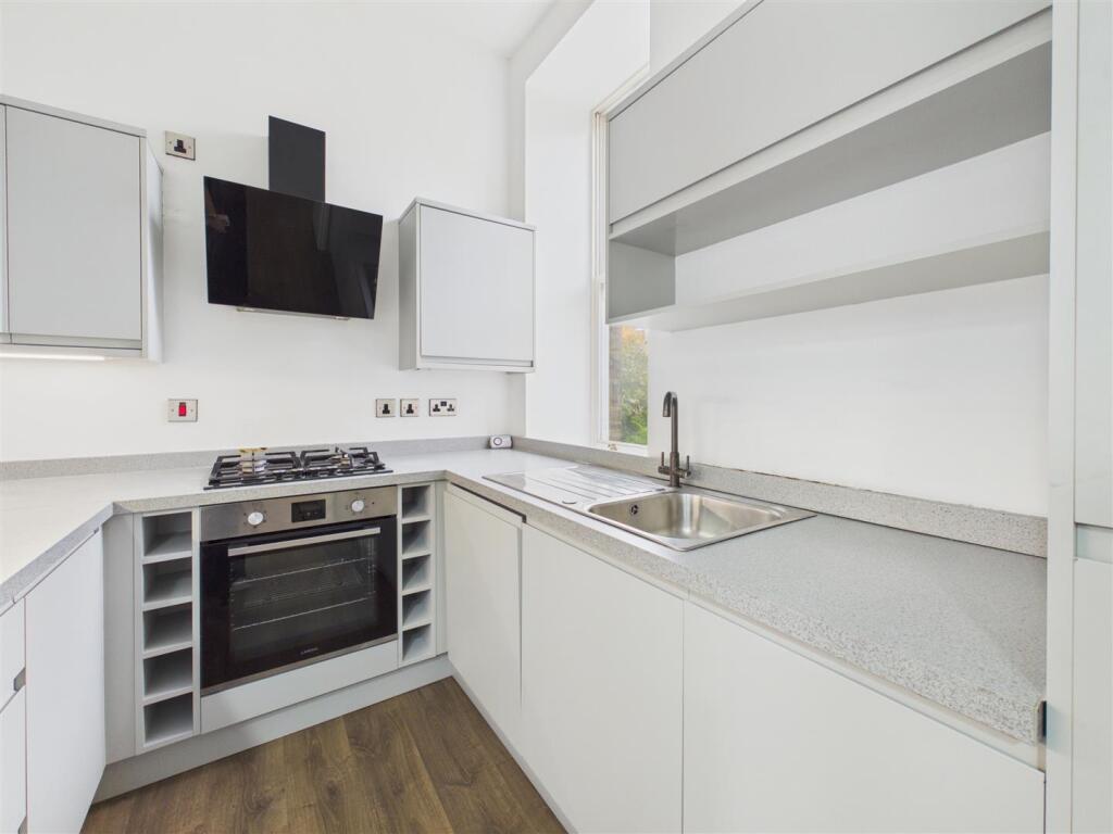 Apartment in Sheffield, South Yorkshire - More