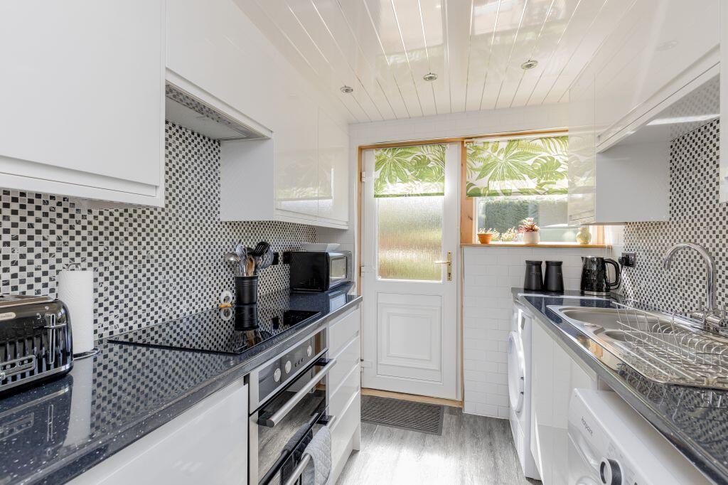 48 Baberton Mains Rise, Edinburgh, EH14 3HG photo 4