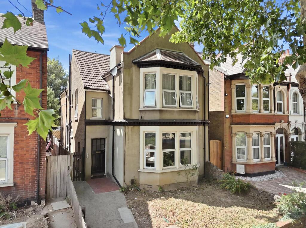 Main image of property: Victoria Avenue, Southend-On-Sea